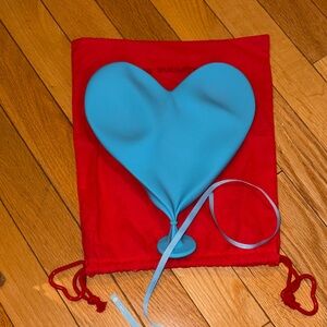 CJ Hendry Tony’s Chocolonely deflated heart sculpture